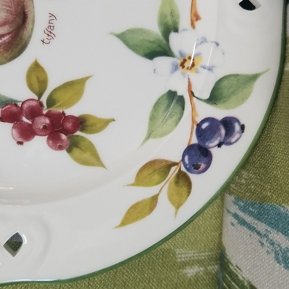 Tiffany Brunelli 8 1/4" Plate Lattice Cut Edge Flower Fig Design Made In Italy - Picture 8 of 13